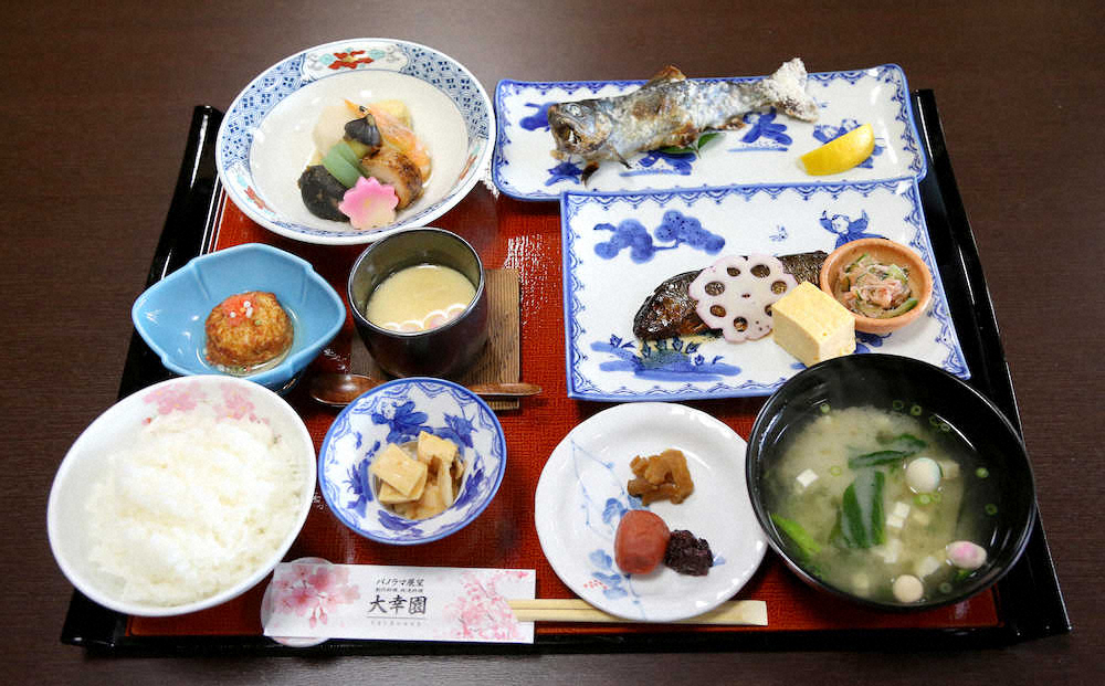 【画像・写真】王将戦第6局第1日　渡辺王将、広瀬八段ともに勝負メシは「大幸膳」