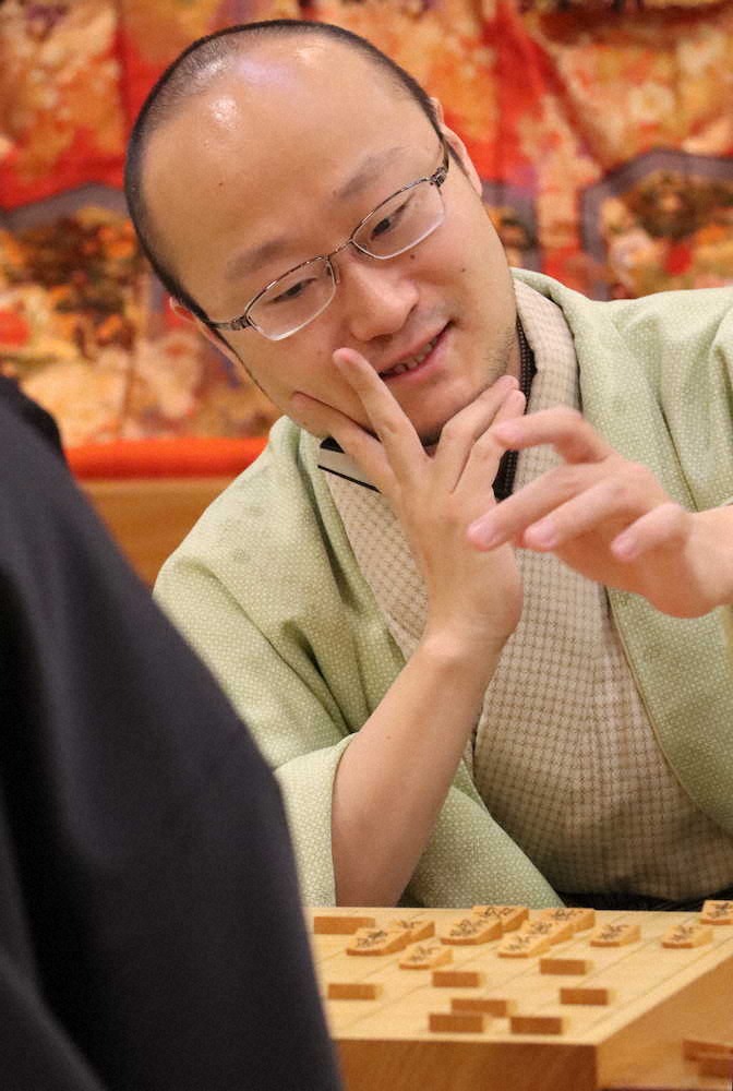 【画像・写真】渡辺3冠　棋王戦8連覇達成！王将戦最終局へ弾み「励みになる」