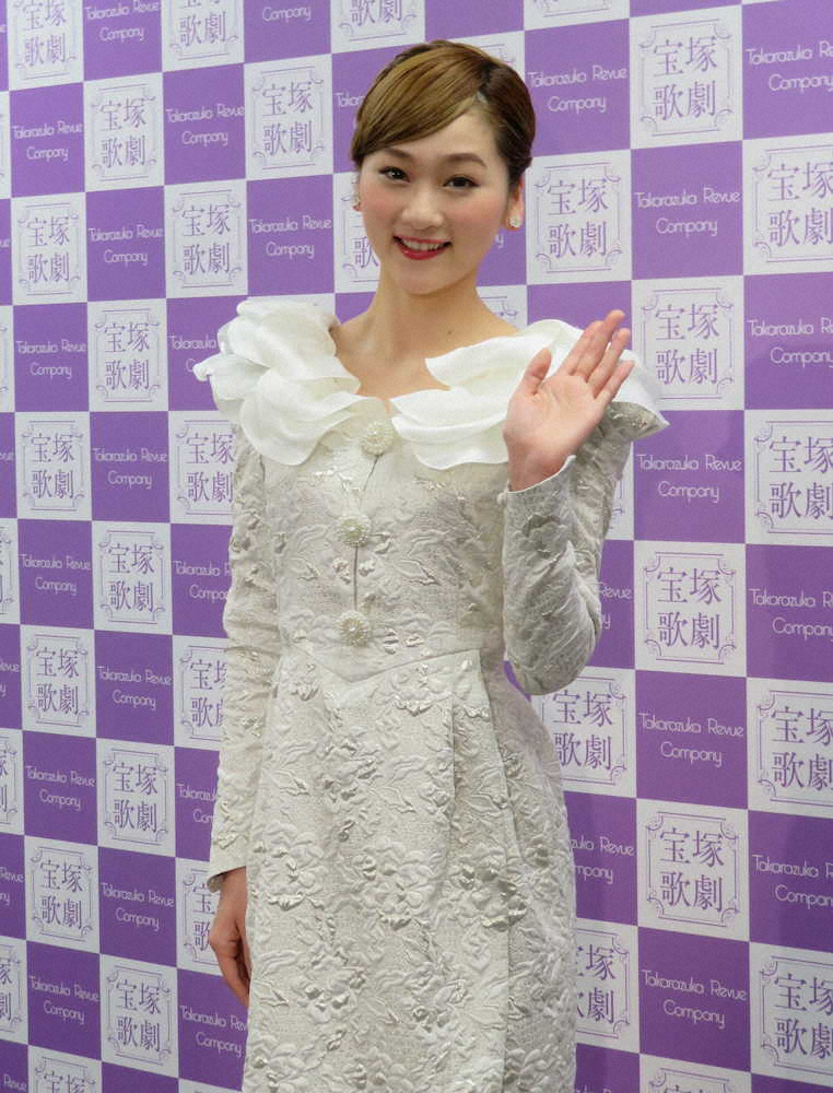 来年2月14日での退団を発表した宝塚歌劇団・月組トップ娘役の美園さくら