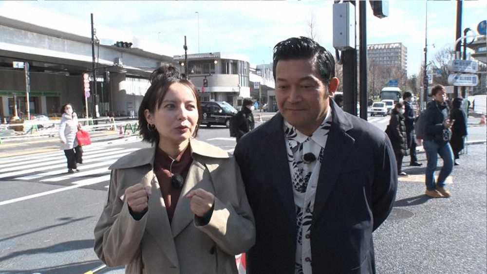 関西テレビ「にじいろジーン」の最終回に登場するベッキー（左）と山口智充