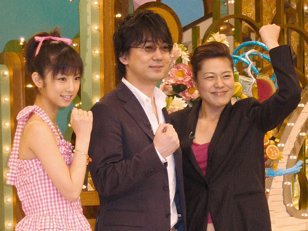 2005年3月、フジテレビ「笑っていいとも！」の新レギュラー会見に登場した(左から)小倉優子、橋下徹弁護士、青木さやか