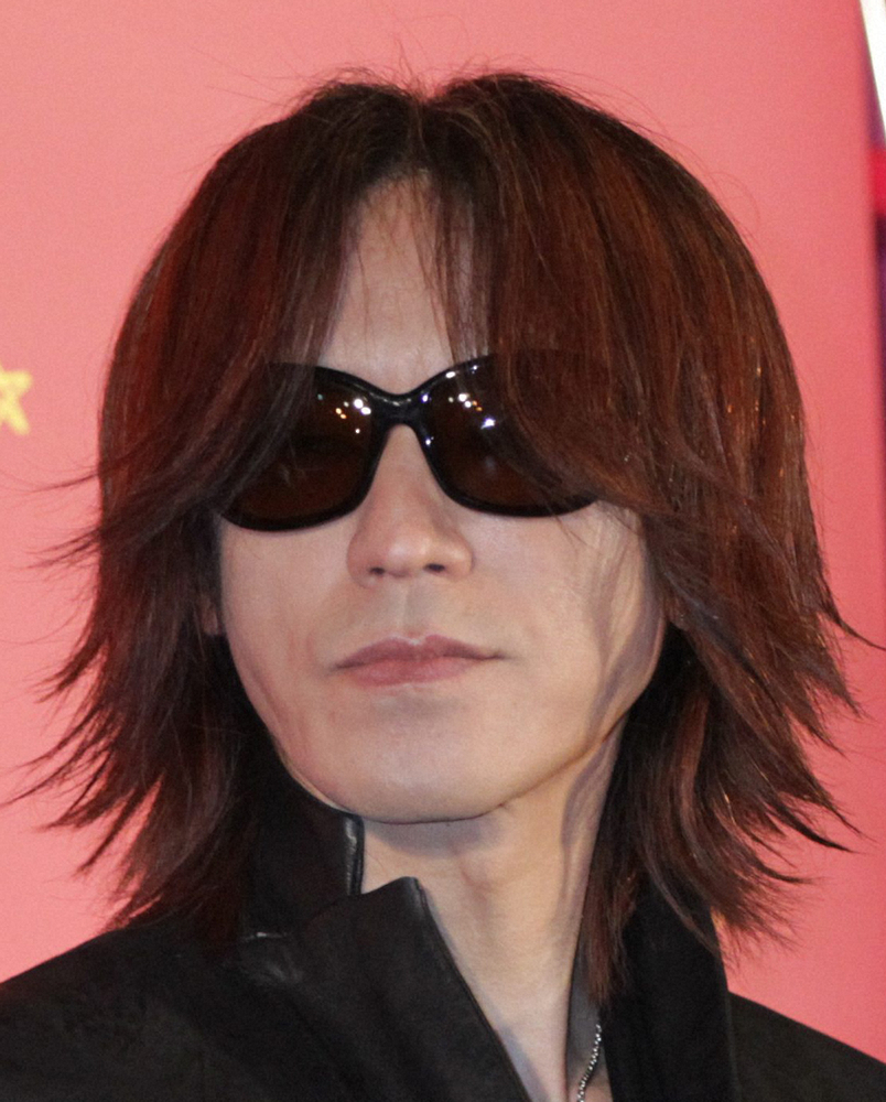 ロックバンド「LUNA　SEA」や「X　JAPAN」などで活動するギタリストのSUGIZO