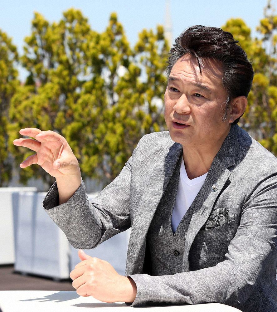 【画像・写真】スポニチのインタビューに答える船越英一郎（撮影・久冨木　修）