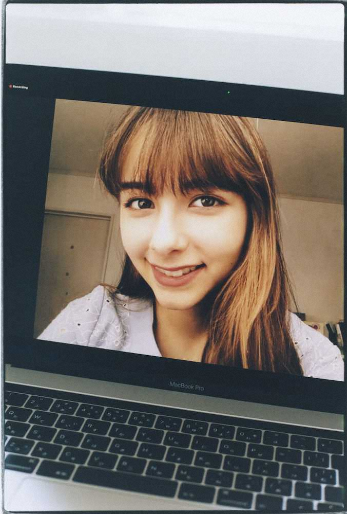 【画像・写真】「可愛すぎる」絶賛の嵐莉菜　「ViVi」専属モデルに就任　5カ国にルーツ持つ16歳