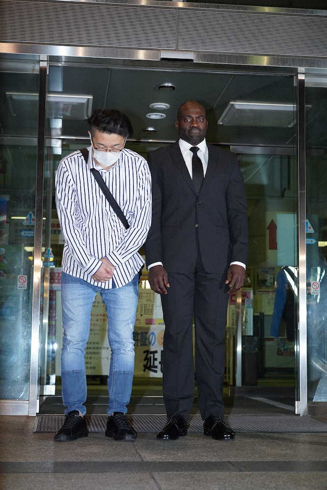 【画像・写真】ボビー・オロゴン容疑者釈放　妻暴行の疑いで逮捕…事務所関係者が同伴し謝罪
