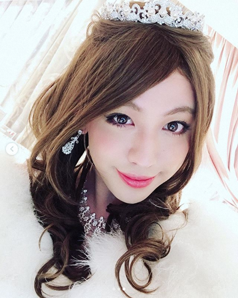 【画像・写真】ファンも「騙される」？　りゅうちぇるがキャバ嬢に大変身