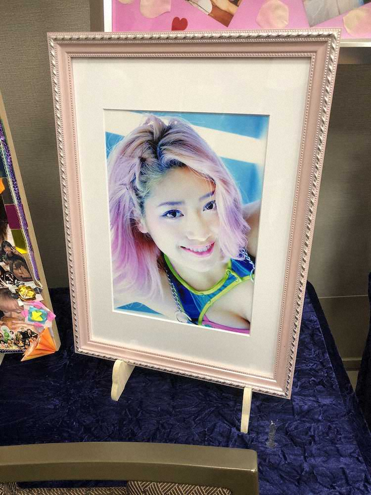 【画像・写真】木村花さん葬儀・告別式　ロッシー小川氏追悼「とびきり奇麗で寝ているよう」