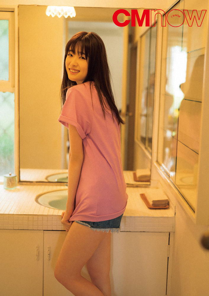 【画像・写真】高橋ひかる、雑誌「CMNOW」初表紙飾る　透明感の秘密は？におちゃめ回答