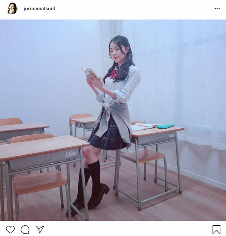 【画像・写真】松井珠理奈　「制服デートしたかった」と制服姿を披露、ファンから「こんな同級生ほしかった」
