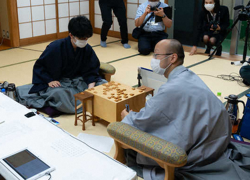 【画像・写真】藤井七段、最年少タイトル王手！渡辺棋聖を連破、進化の矢倉90手「積極的に動いた」
