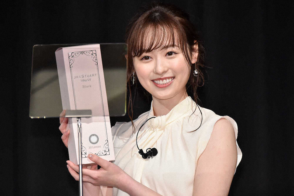 【画像・写真】 福原遥　照れ笑いで“みつめ顔”「目から“大好き！”という気持ちを」