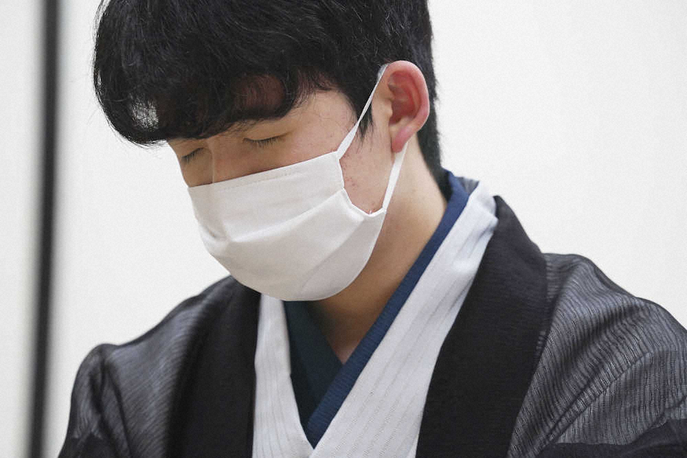 【画像・写真】第91期棋聖戦5番勝負の第4局で渡辺明棋聖を破り最年少タイトルを獲得した藤井聡太七段（日本将棋連盟提供）