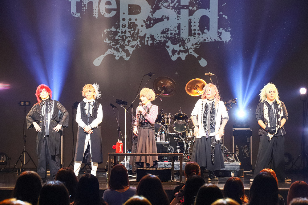 結成9周年記念ライブを行ったビジュアル系バンド「the　Raid．」