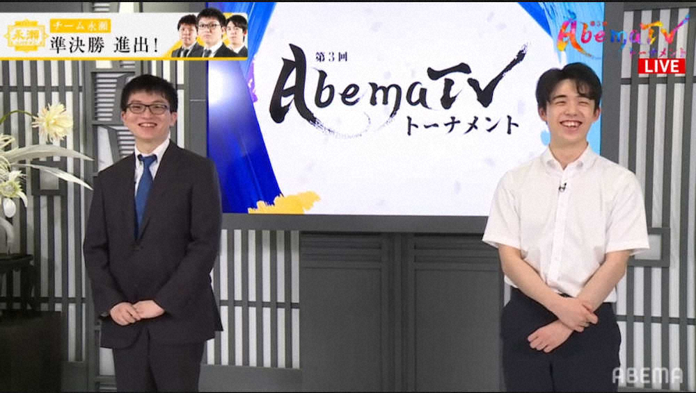 【画像・写真】藤井棋聖、疲れ見せず“快笑”　竜王戦深夜の激闘から一夜　超早指し戦「落ち着いて指せた」