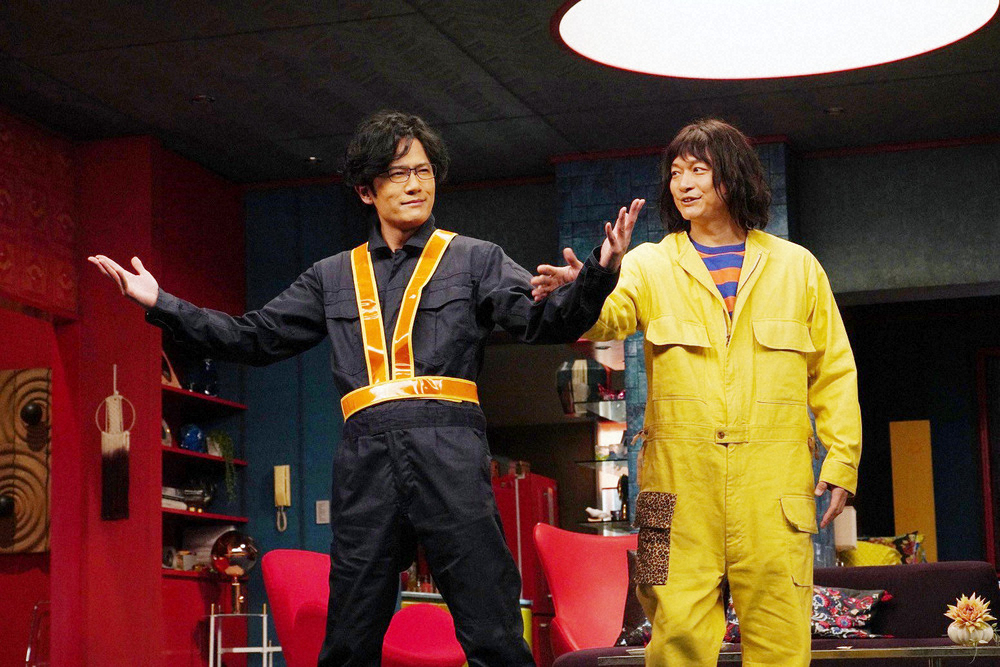 アマゾンプライムのドラマ「誰かが、見ている」で7年ぶりのドラマ共演を果たす稲垣吾郎（左）と香取慎吾