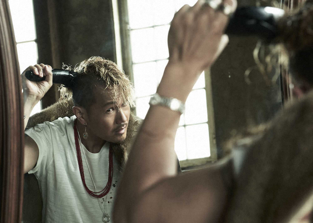 【画像・写真】「EXILE」ATSUSHI“断髪式”10年半ぶり丸刈り「原点に戻った感じ」トレードマークも