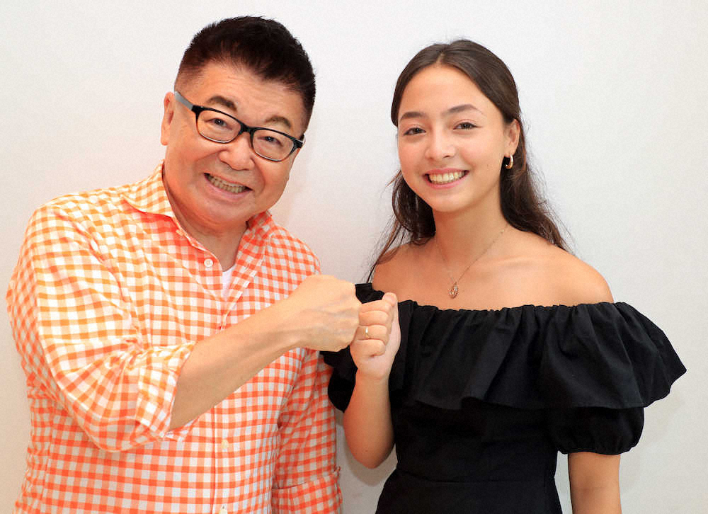 【画像・写真】“ハーフJK”真理子がモデルデビュー　生島ヒロシが初スカウト　目指せ令和のアグネス・ラム