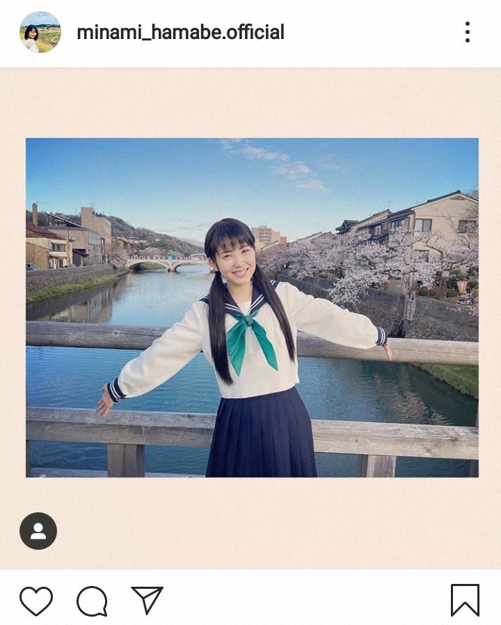 【画像・写真】浜辺美波　制服姿＆ツインテール披露に反響「最強です」「天使」「女神」