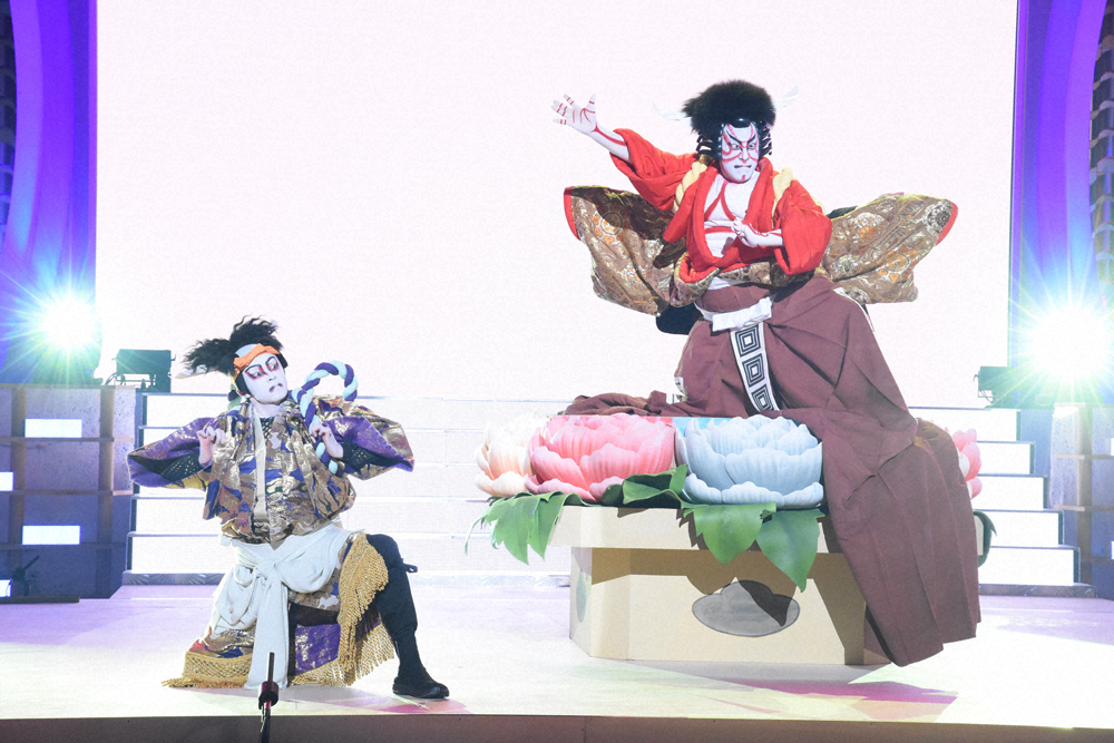 スペシャル歌舞伎を生披露した市川海老蔵（右）と岸優太（C）日本テレビ