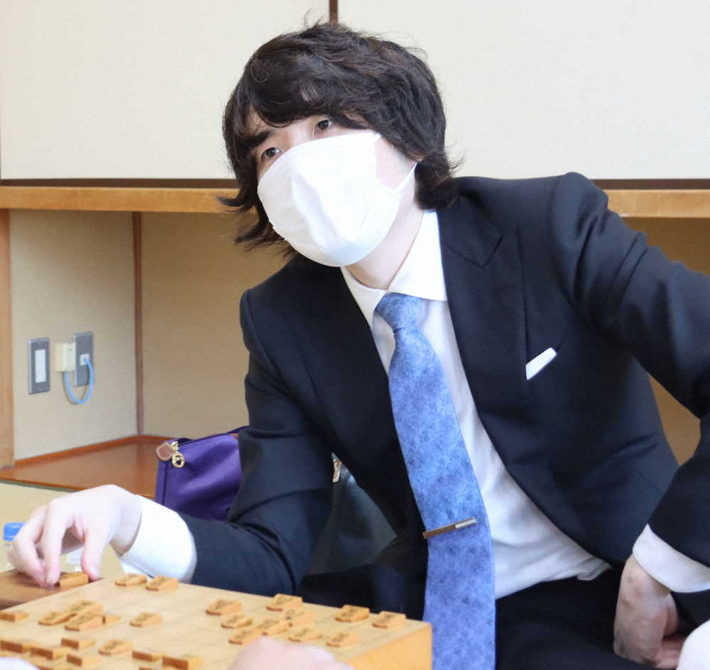 【画像・写真】“貴族”佐藤天九段、王将リーグ参戦決定　123手で糸谷八段を破る　王将戦2次予選2組決勝