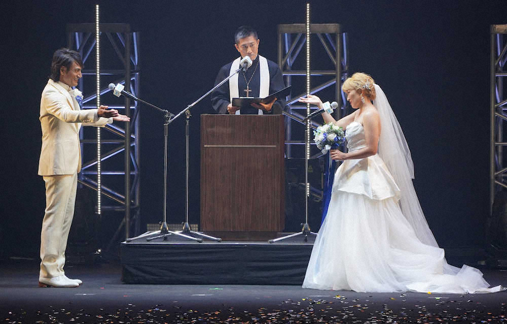 【画像・写真】丸山桂里奈と本並健治氏が結婚　TGCのステージで電撃発表