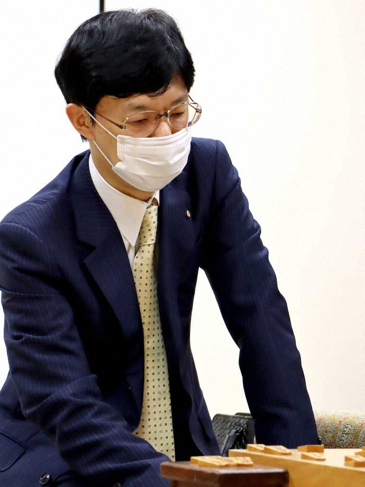 【画像・写真】藤井2冠としての初戦　連続大長考の末、谷川九段に76手で勝ち　順位戦4連勝で全勝キープ