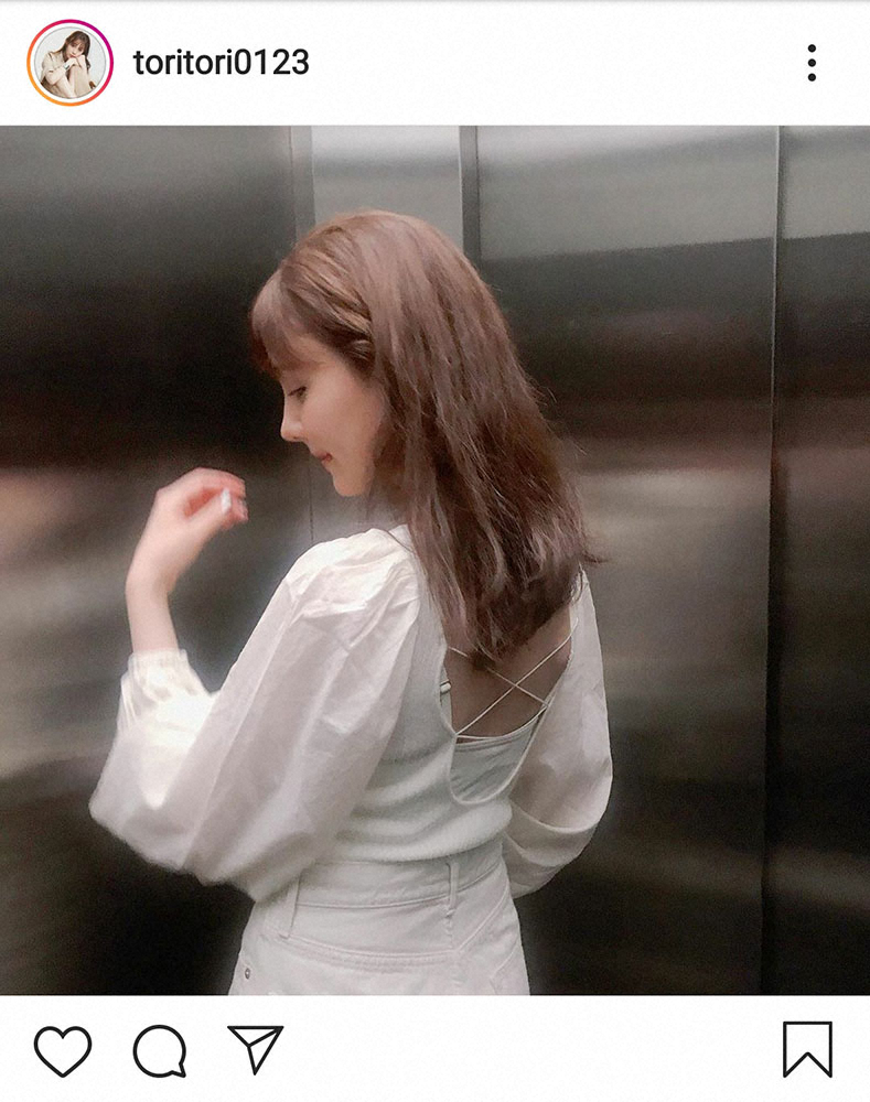 【画像・写真】トリンドル玲奈「私服では初」レオタードのホワイトコーデにファン「天使」