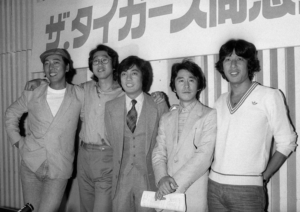 81年10月、ザ・タイガース再結成会見。左から岸部一徳、四郎さん、沢田研二、加橋かつみ、森本太郎