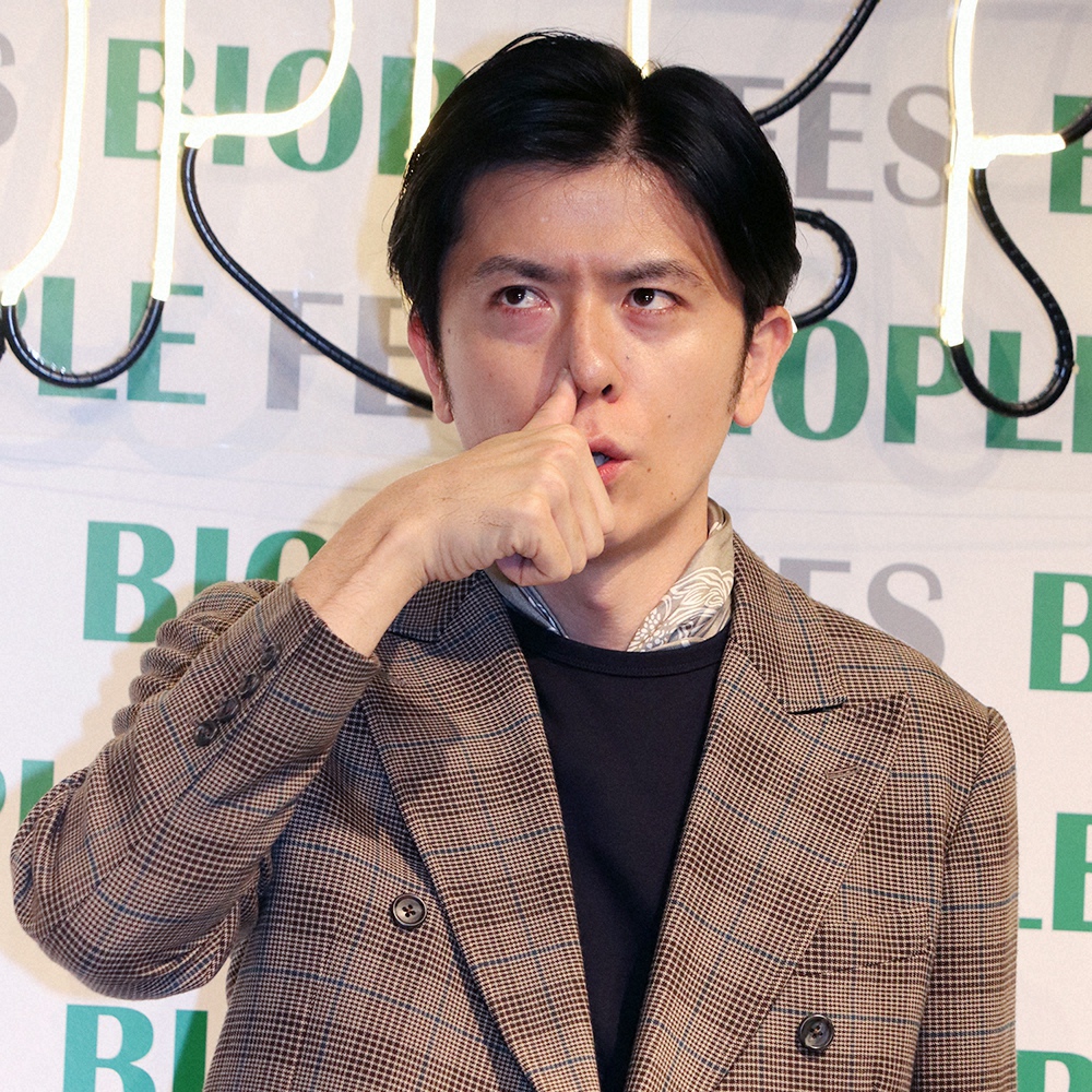 【画像・写真】青木源太アナ　フリー転身後初イベント　衣装も新たに首元スカーフ「緊張します」　