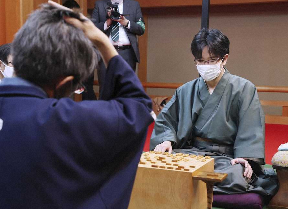 【画像・写真】豊島竜王、羽生九段討ち　竜王戦史上最短52手　双方の王動かずノーガードの“打ち合い”