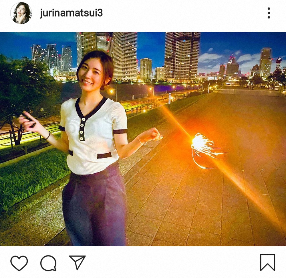 【画像・写真】松井珠理奈　花火とともに夏とのお別れ「来年は海に行きたい」