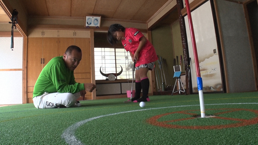 天才ゴルフ少女の須藤弥勒ちゃんが17日放送「バース・デイ」に出演する（C）TBS
