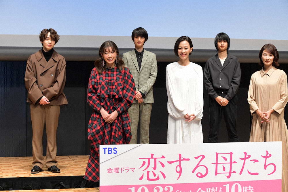【画像・写真】仲里依紗「30歳にもなって人見知りとか」“息子”に緊張し自虐　誕生日サプライズ祝福には笑顔も