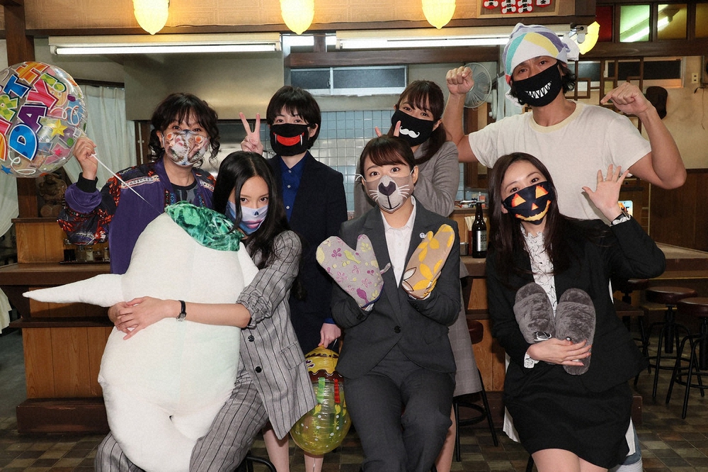 【画像・写真】「七人の秘書」木村文乃、菜々緒、大島優子のバースデーを秘書軍団が祝福！サプライズプレゼントに笑顔