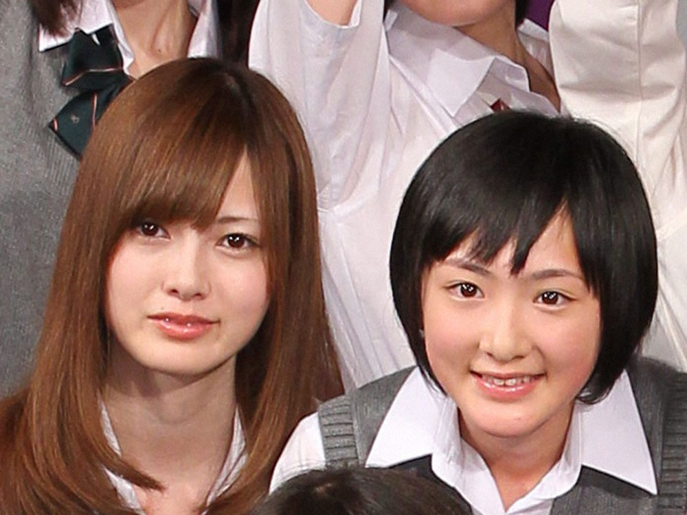 2011年08月、乃木坂46オーディション最終審査を突破した生駒里奈（右）と白石麻衣