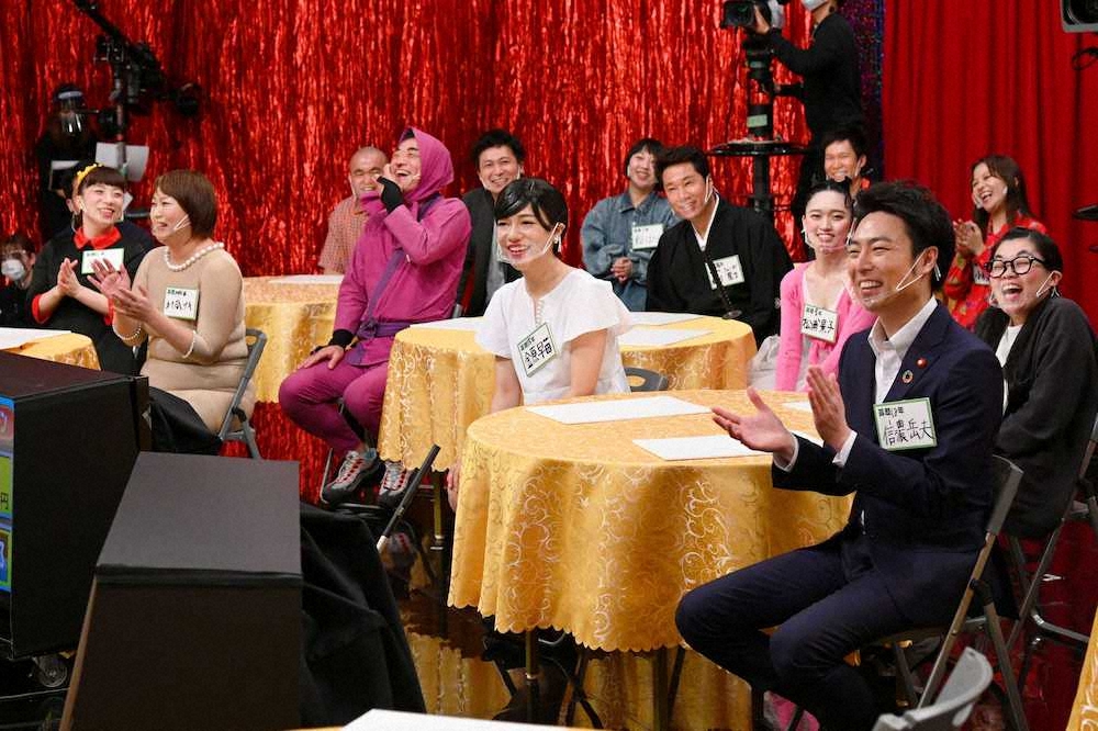 MBSテレビ「痛快！明石家電視台」で、関西の若手芸人30人がスタジオに集合（提供・MBSテレビ）