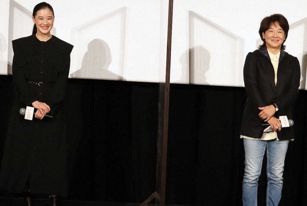 【画像・写真】田中裕子　6年8カ月ぶりファンにあいさつ　蒼井優、共演は「夢のよう」