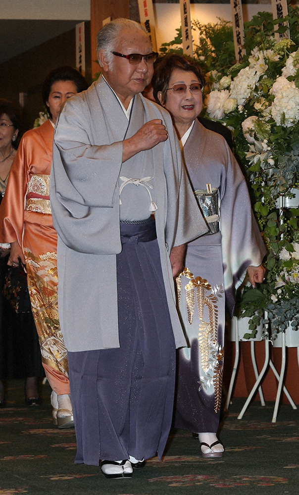 中村獅童の結婚披露宴に出席した坂田藤十郎さんと扇千景夫人 15年5月撮影 スポニチ Sponichi Annex 芸能