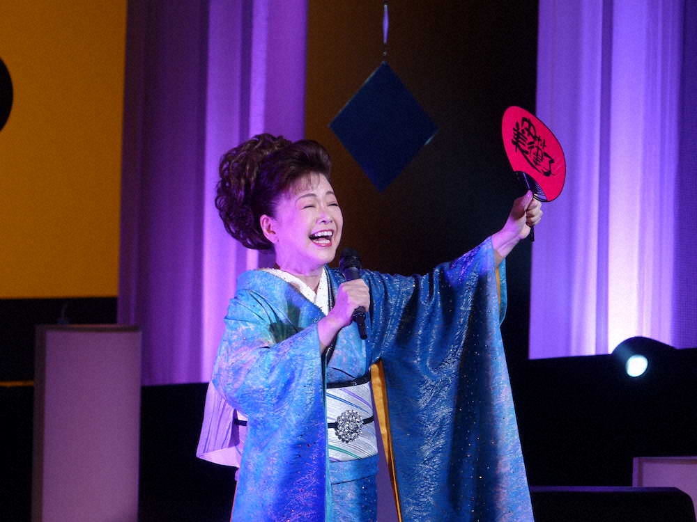 【画像・写真】中村美律子が9カ月半ぶりのコンサート　瑛人の「香水」にも挑戦