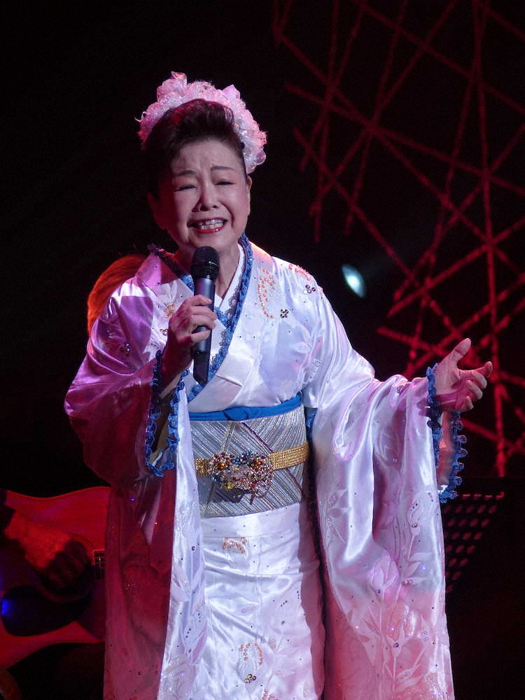 【画像・写真】中村美律子　「香水」熱唱で「ヒーヒー」　9カ月半ぶりコンサート「やっぱり最高！」