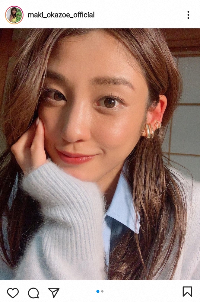 【画像・写真】岡副麻希アナ　イヤカフ装着のソロショット披露　「ドアップ可愛い」「本当に天使」