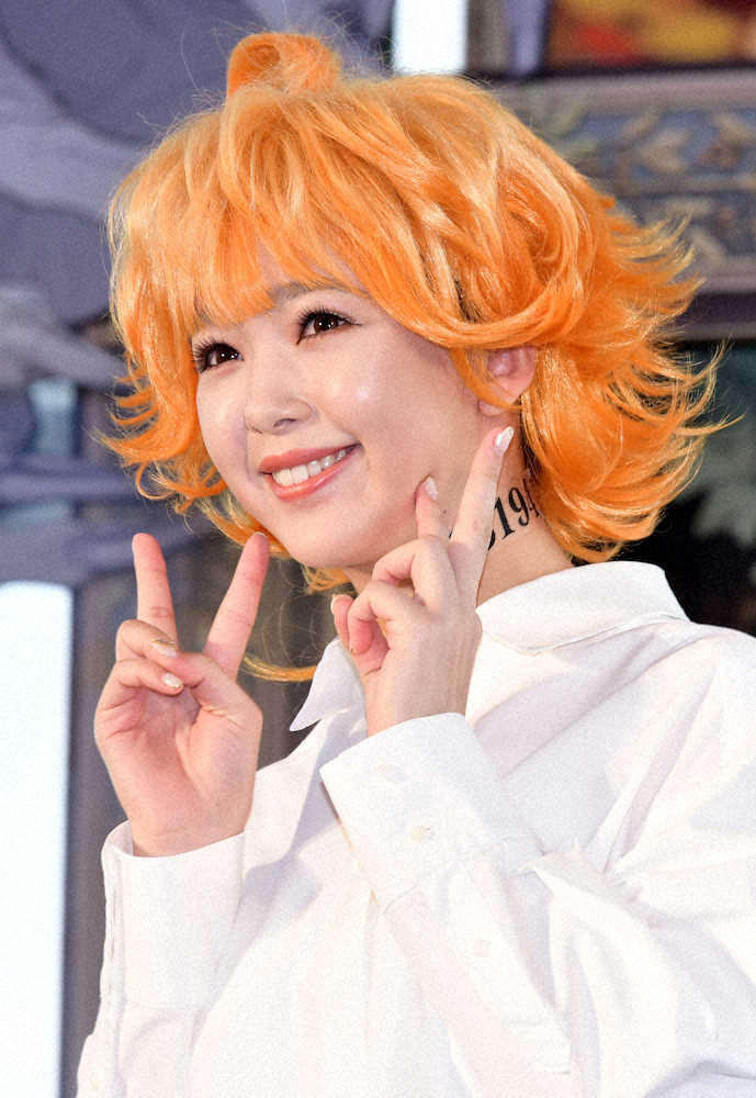【画像・写真】藤田ニコル、稲葉友との交際質問に笑顔で会釈