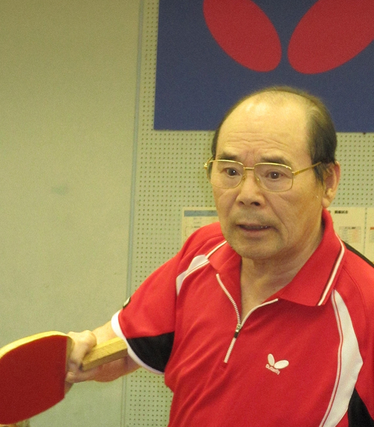 2012年1月、らくご卓球クラブの「新春初打ち会」に参加する林家こん平さん
