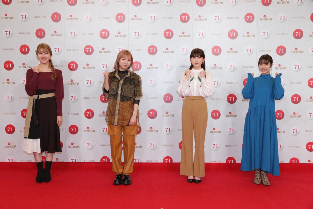 ＜第71回NHK紅白歌合戦リハーサル＞取材に応じたLittle　Glee　Monsterの（左から）かれん、MAYU、manaka、アサヒ