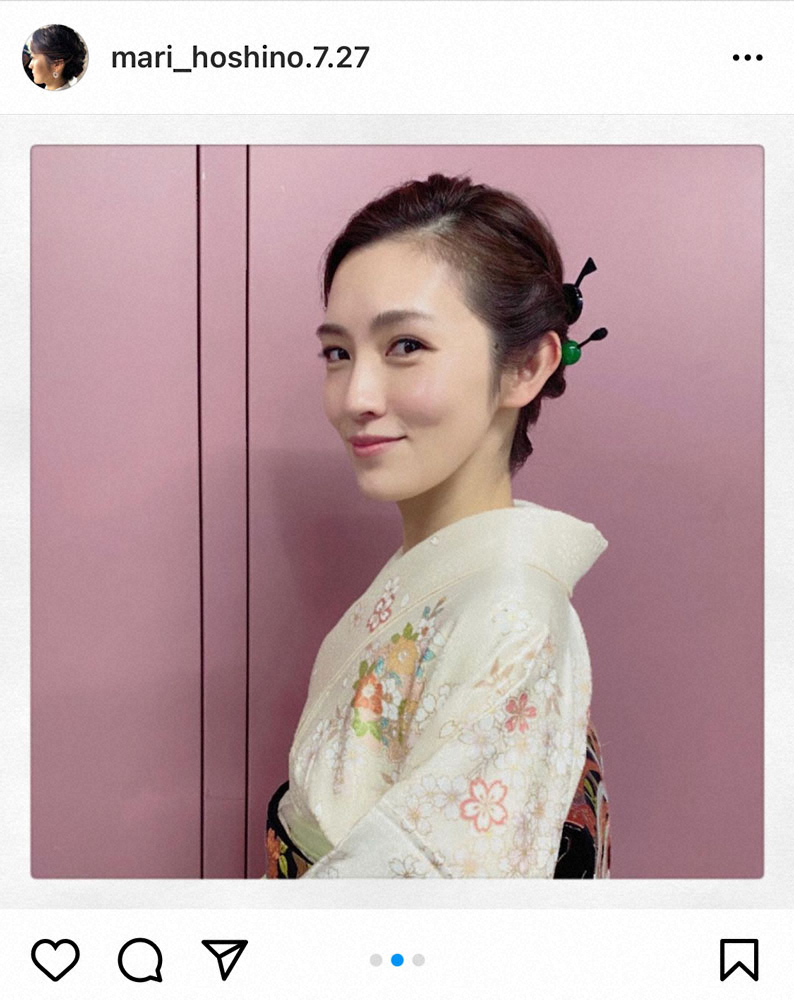 【画像・写真】星野真里　桜が散りばめられた着物姿にフォロワー「可愛くて素敵」「お似合いです」