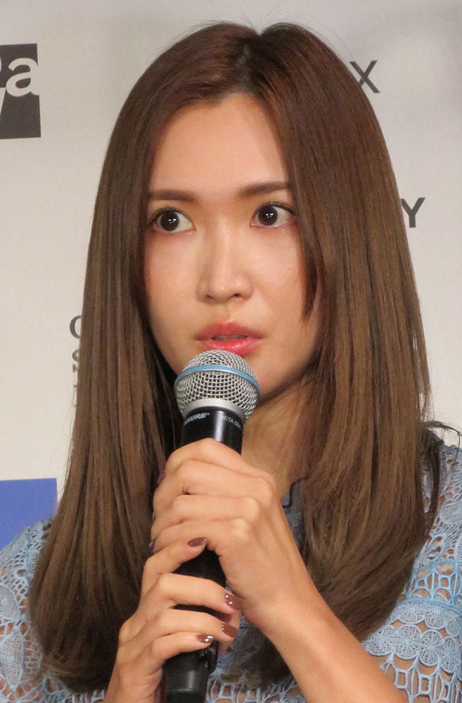 【画像・写真】紗栄子　10歳次男に初めて背負われる写真投稿　フォロワー「なんかウルッと」「姉弟のサイズ感…」