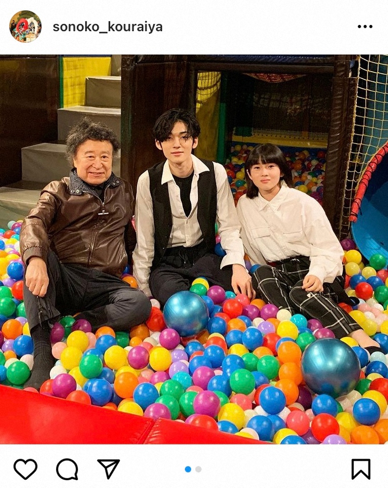 【画像・写真】市川染五郎　篠山紀信氏、妹・松田美瑠との3ショット　「思い出の場所で」母・園子さん撮影