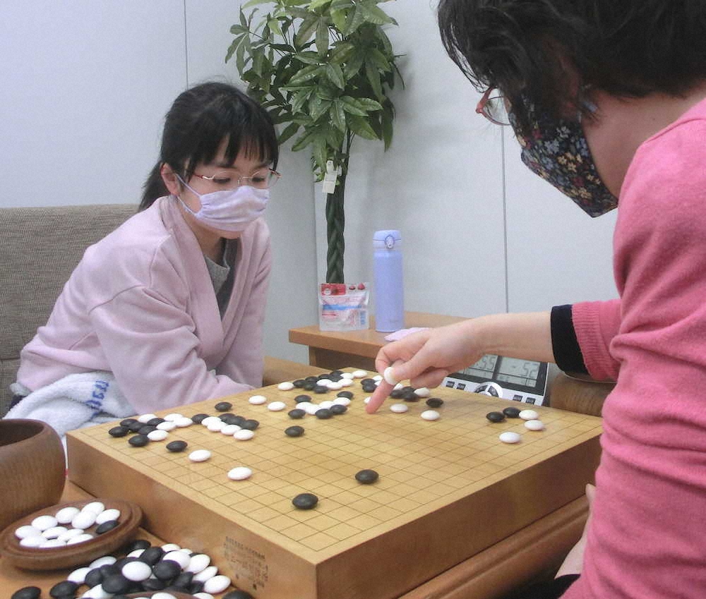 【画像・写真】仲邑菫初段が中押し勝ち、次戦で叔母・辰巳茜三段と対決へ　女流立葵杯