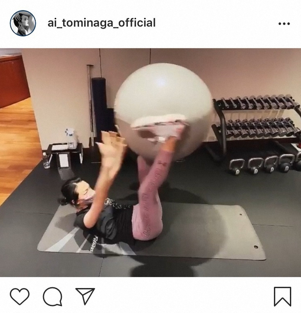 【画像・写真】冨永愛「これきついんだよねぇ…」　トレーニング公開に「凄い～真似できません」の声