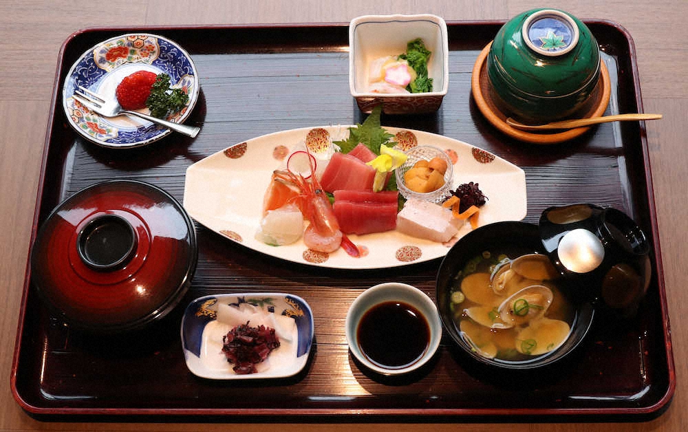 【画像・写真】王将戦第2局1日目昼食　渡辺王将はお造り定食、永瀬王座は海鮮丼を注文